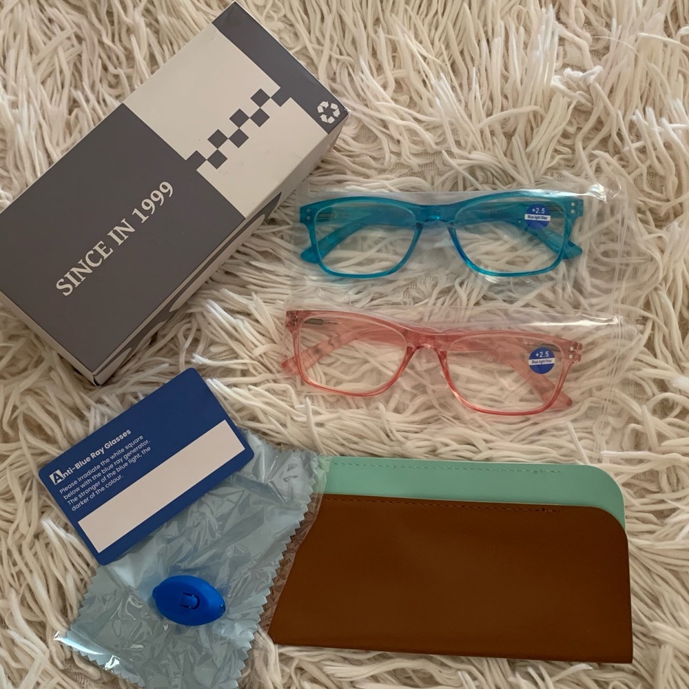 🛍️NEW 2 sets of blue light protection reading glasses +2.5 each in pink & blue.